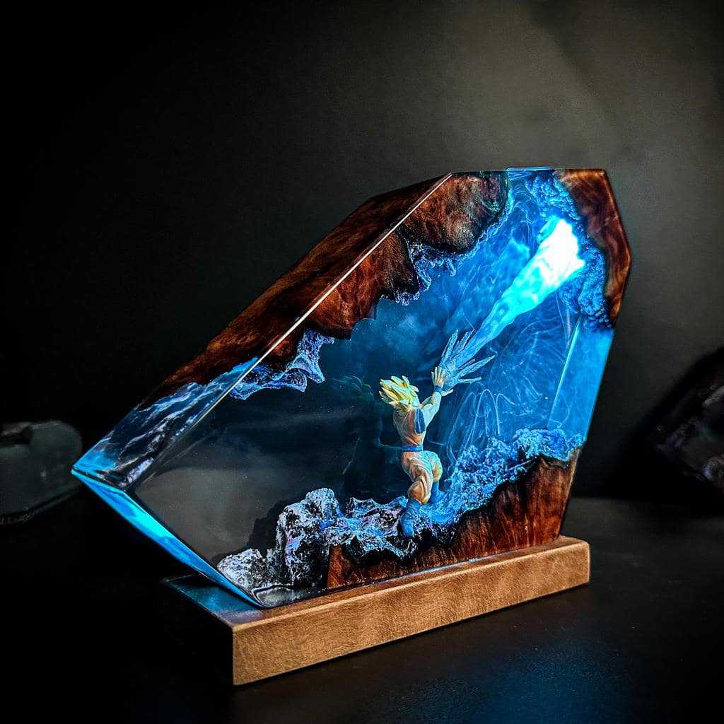Cross-border e-commerce best-selling resin lamp, handmade Dragon Ball Son Goku resin lamp gift.